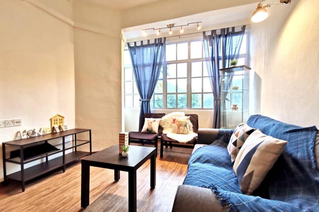 Ees Whale House - Homestay 3 Min Walk To Beach Бату-Ферринги Экстерьер фото
