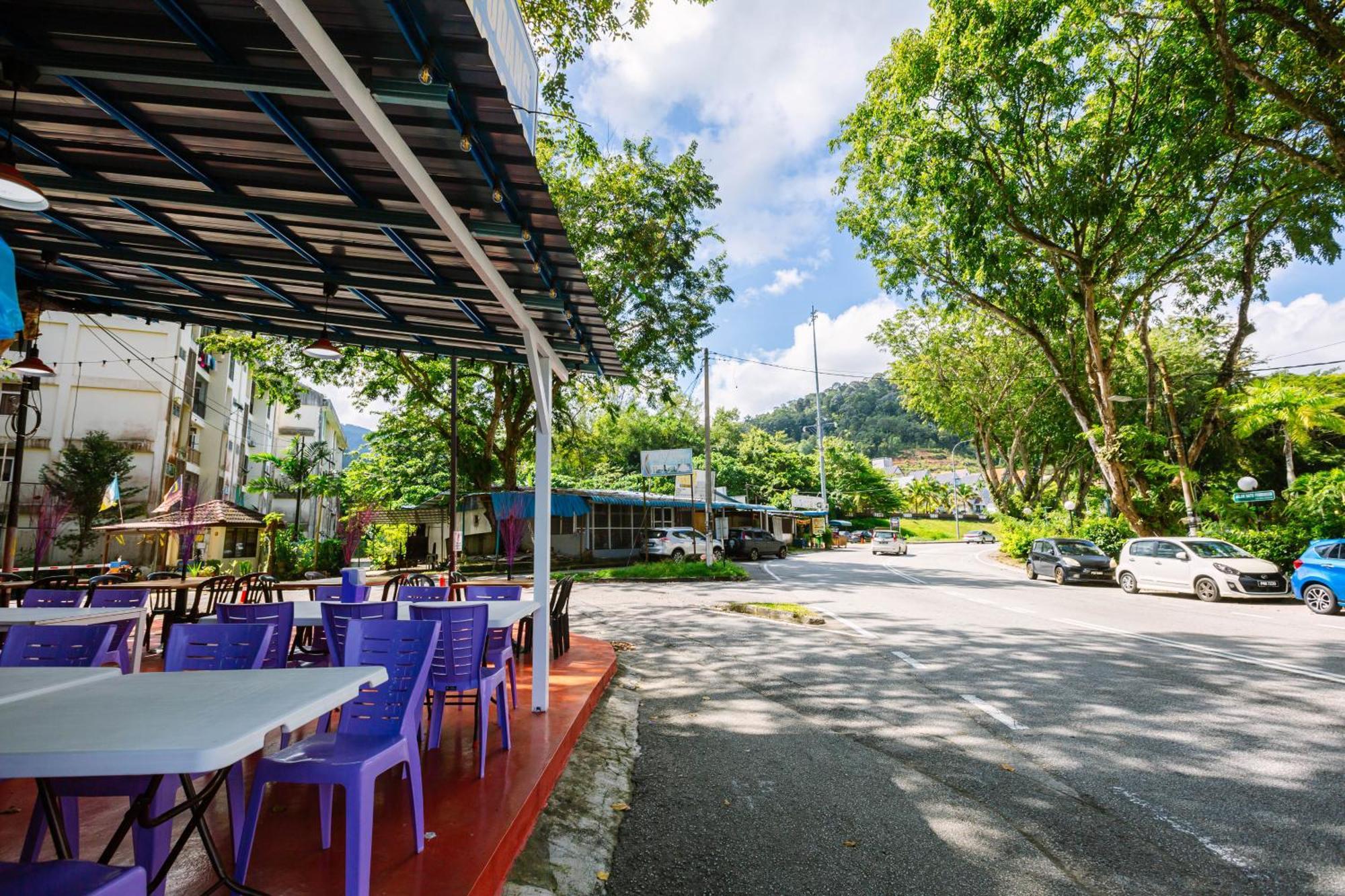 Ees Whale House - Homestay 3 Min Walk To Beach Бату-Ферринги Экстерьер фото