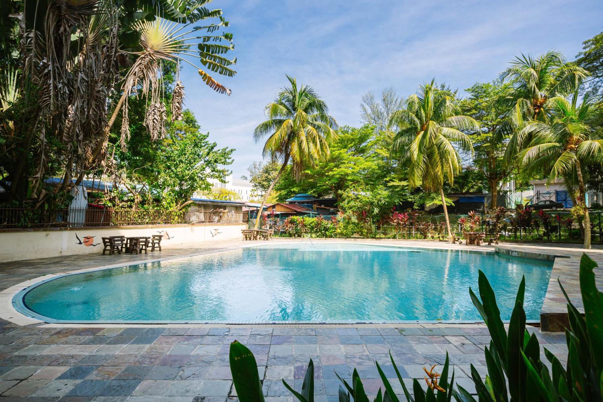 Ees Whale House - Homestay 3 Min Walk To Beach Бату-Ферринги Экстерьер фото
